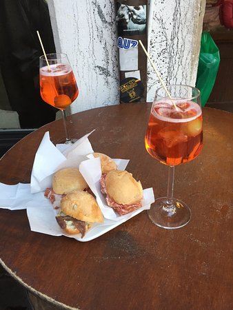 aperol-spritz-and-cicchetti.jpg