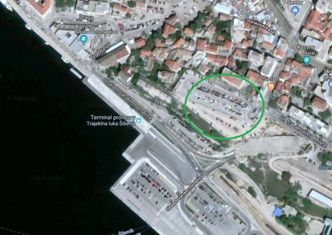 Szybenik_parking.jpg