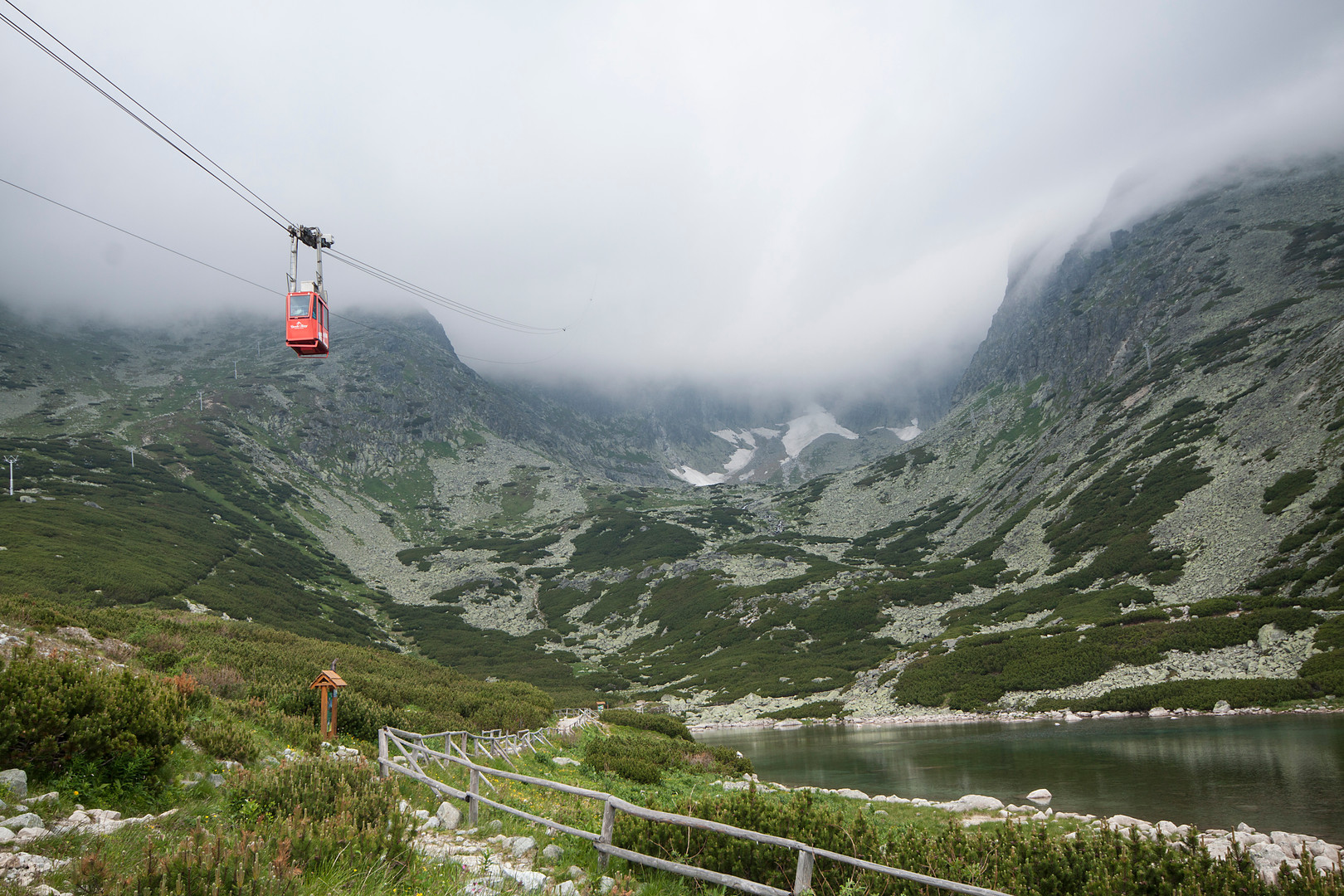 Na górę kursuje tylko jeden wagonik. / IMG_0221.jpg IMG_0221.jpg