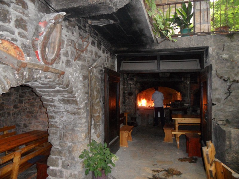 276_19 GORNIJ HUMAC - konoba Tomic.JPG