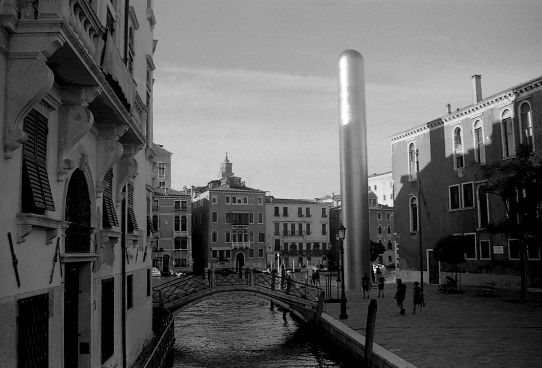 sztuka nowoczesna vs sztuka dawna.jpg