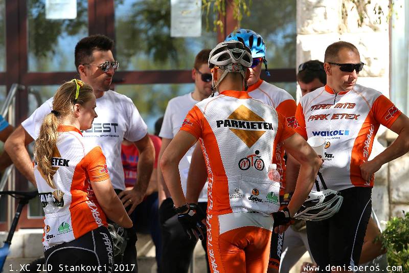 przed wyścigiem.jpg