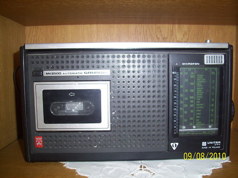 800px-Radio_Unitra.jpg