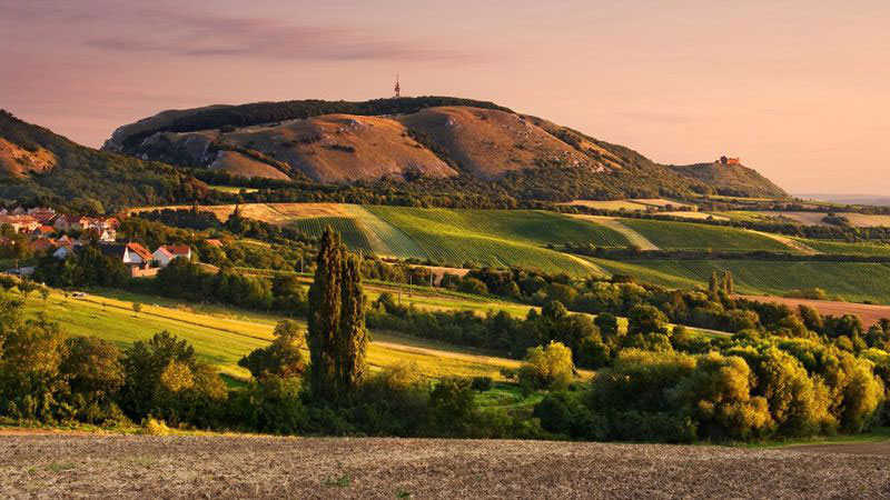 OKOLICE MIKULOVA.jpg