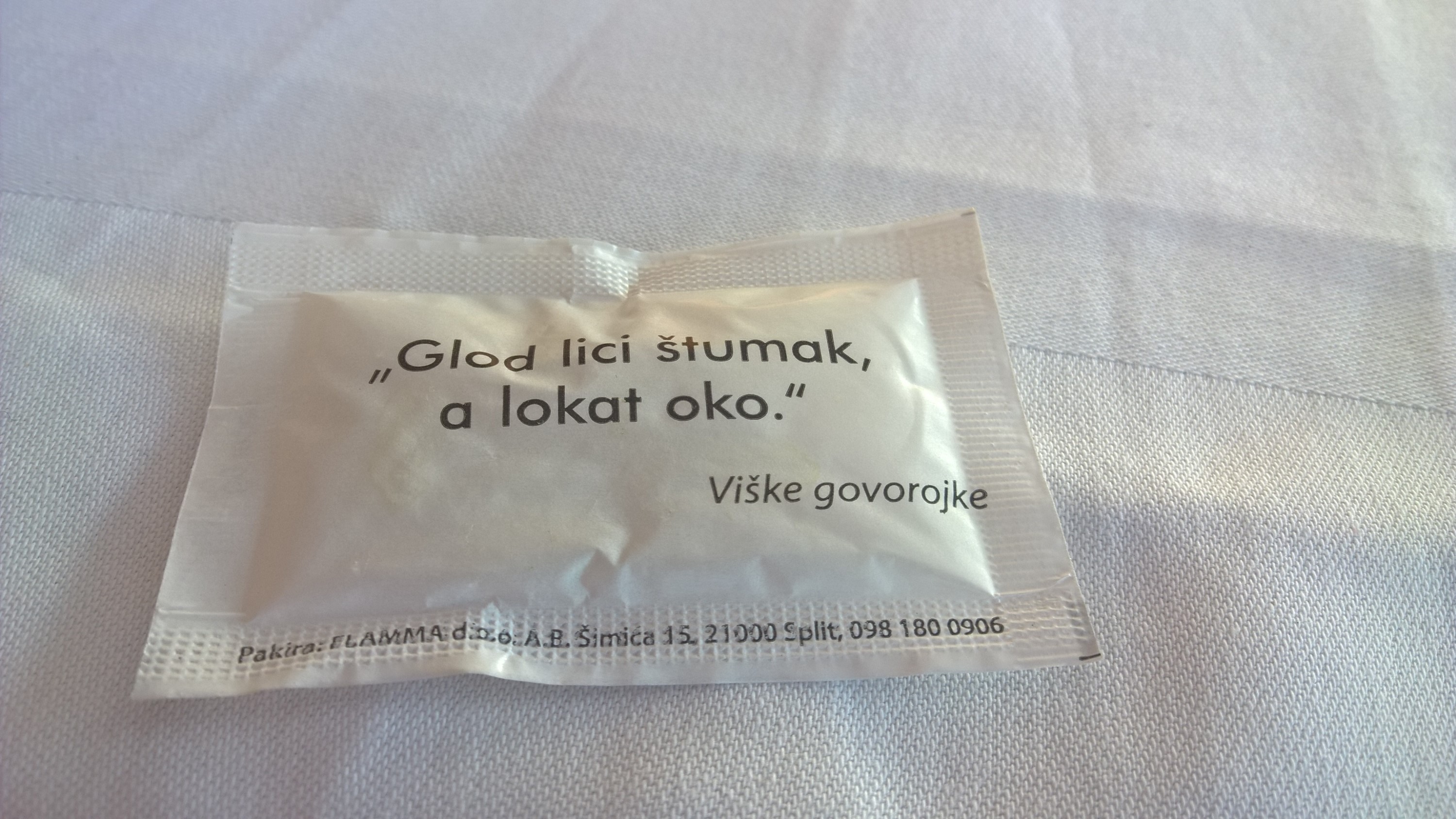 Rozszyfrowywanie znaczeń viskich powiedzeń zamieszczonych na opakowaniach cukru zabijało nam w tym roku nieraz czas do podania potraw :) / 10.jpg 10.jpg