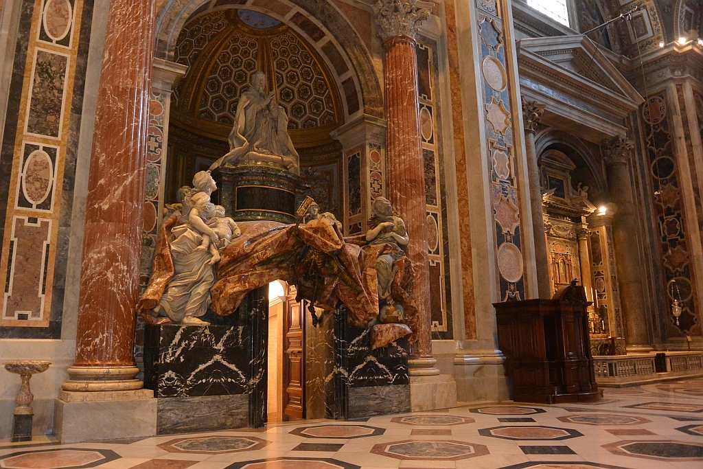 DSC_4314 Pomnik grobowy Aleksandra VII.jpg