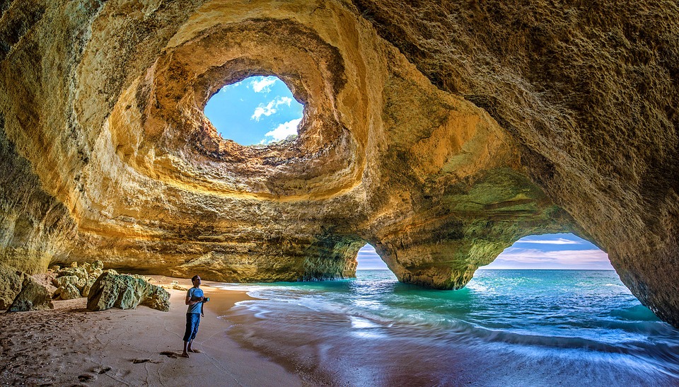 Caves-Selfie-Benagil-Portugal-Algarve-3029665.jpg