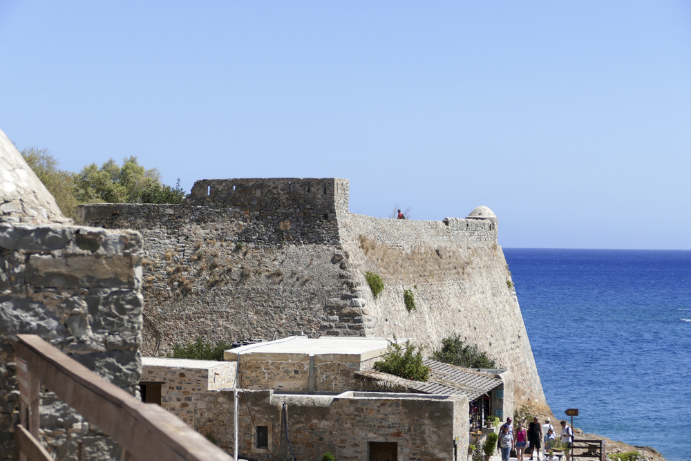 mury i w dole knajpa do której nie dotarliśmy / P1030414.JPG P1030414.JPG