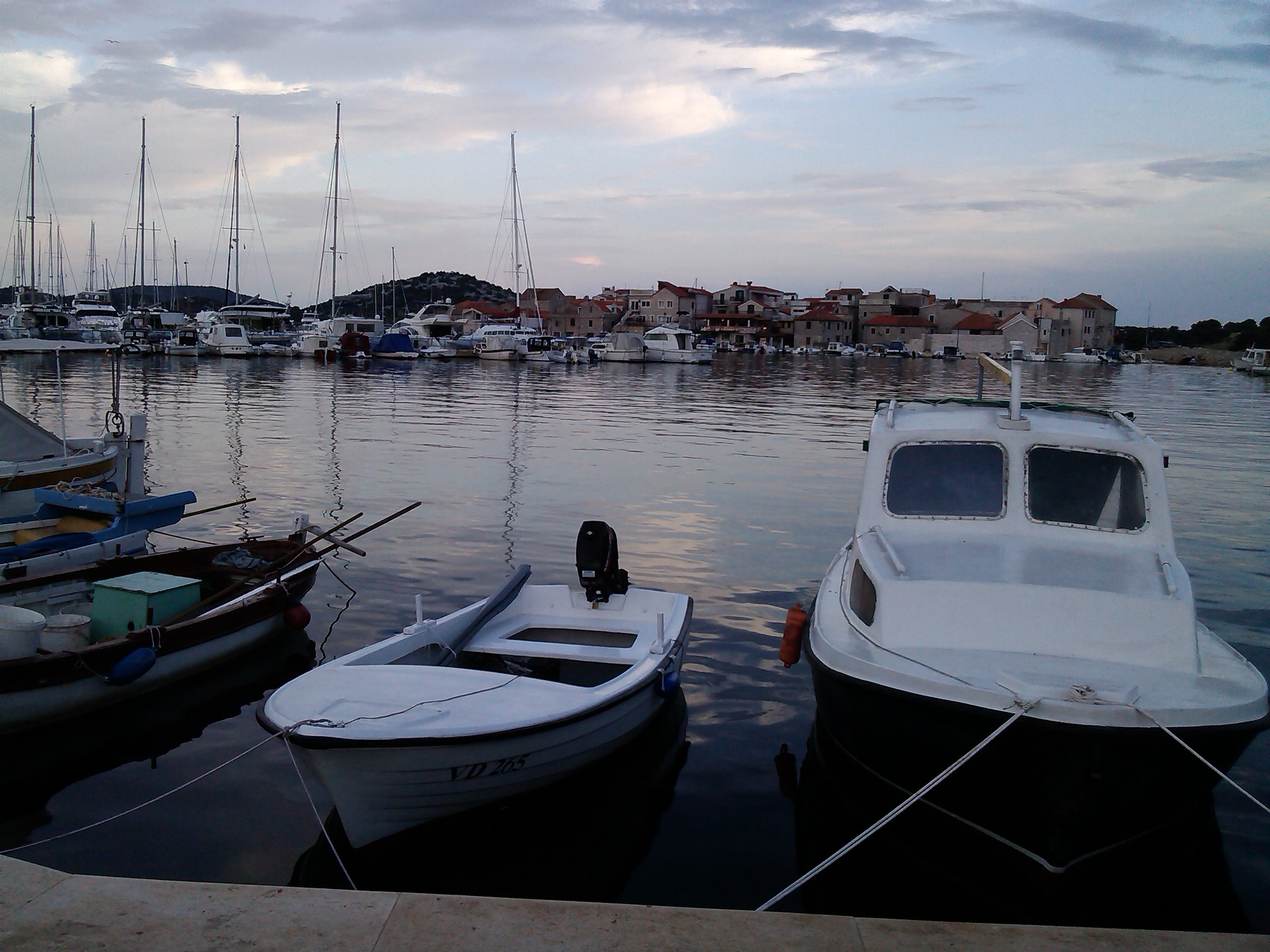 IMG_20130609_200155.jpg IMG_20130609_200155.jpg