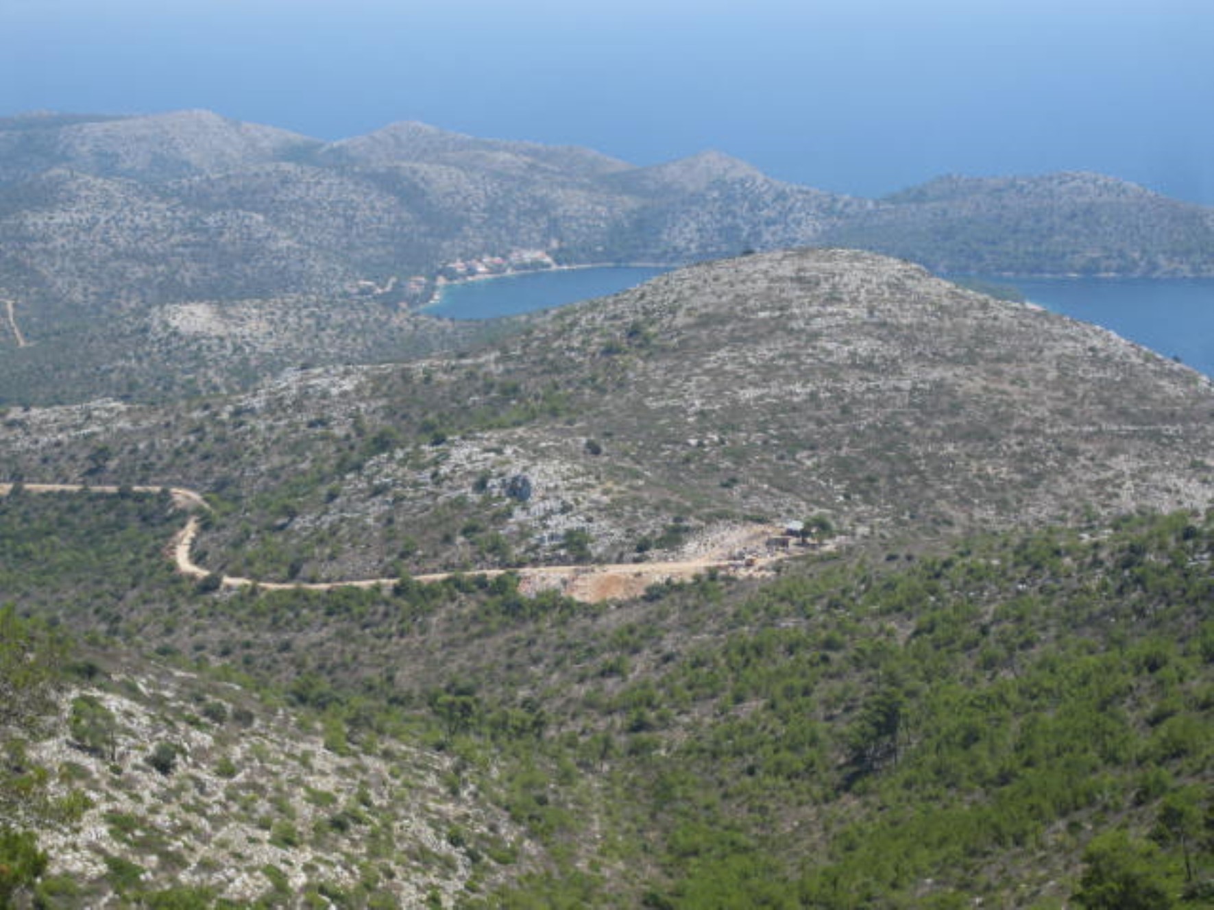 16 droga małe wysypisko.jpg