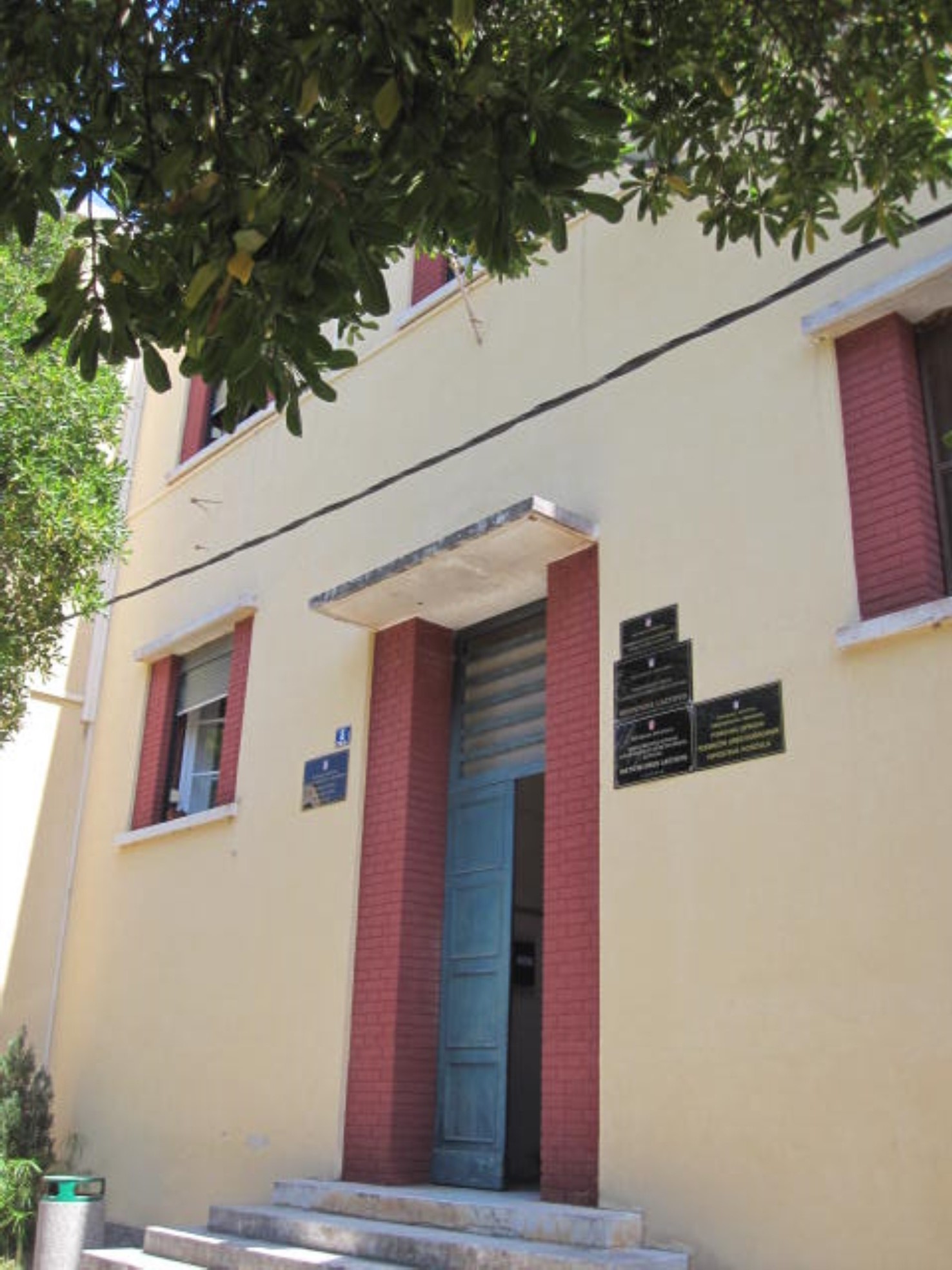 01 UMiG (1476 x 1968).jpg