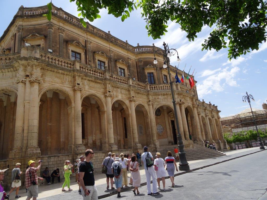 Palazzo Ducezio - ratusz / Sycylia cz.1 513.jpg Sycylia cz.1 513.jpg