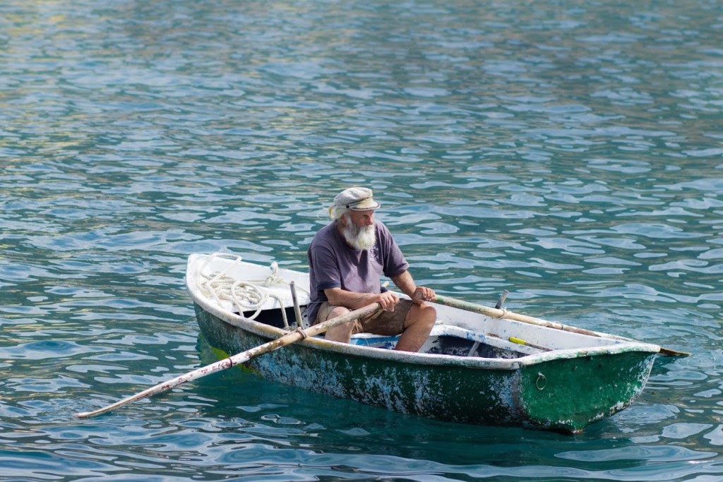 02 oldmanatsea.jpg 02 oldmanatsea.jpg