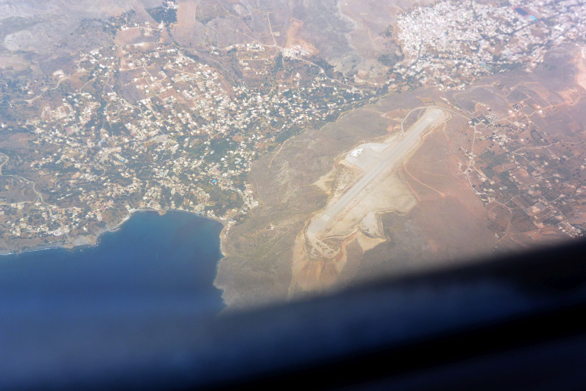 DSC_8581 wyspa Kalimnos - lotnisko.JPG