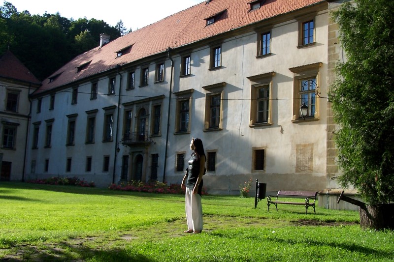 100_9998 (Custom).JPG