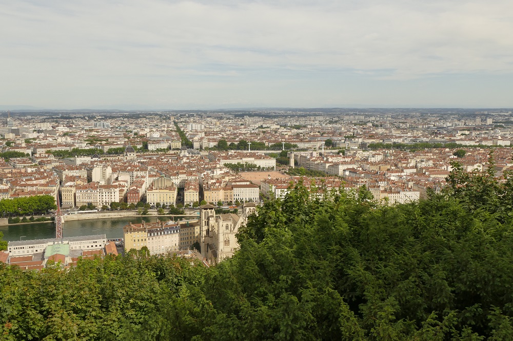 Lyon panorama miasta Esplanade de la Basilique (3).JPG