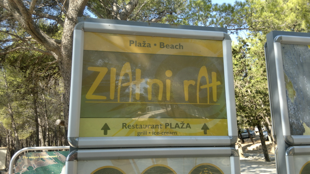 Zlatni-Rat-2012-01.jpg