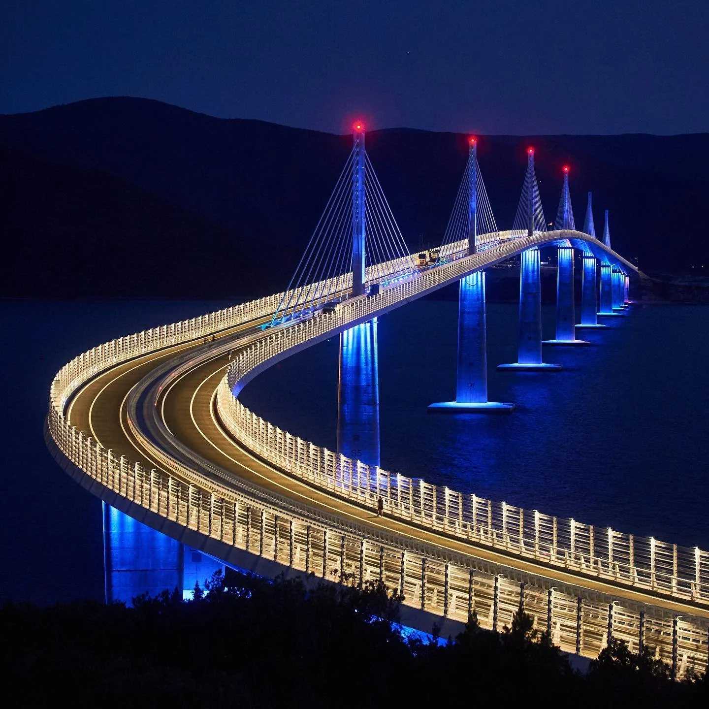 Peljesac Bridge by night.jpg