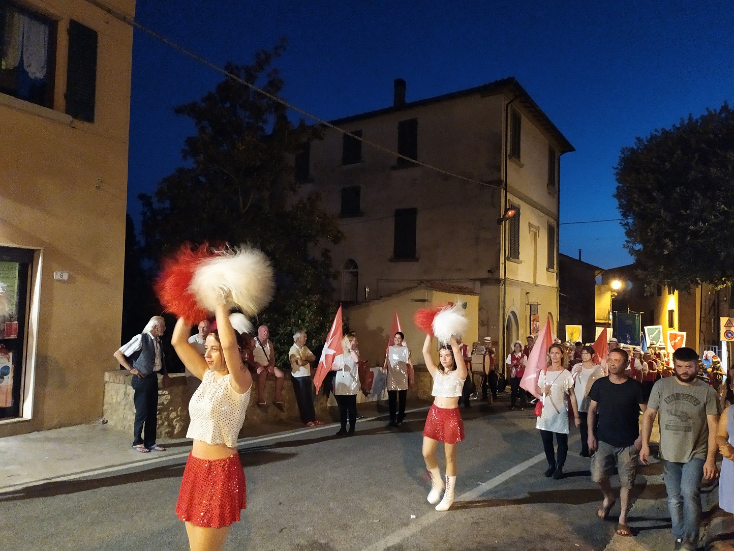 Wieczorne imprezy, i jak tu iść spać jak takie cuda...:) / IMG_20220725_213638.jpg IMG_20220725_213638.jpg