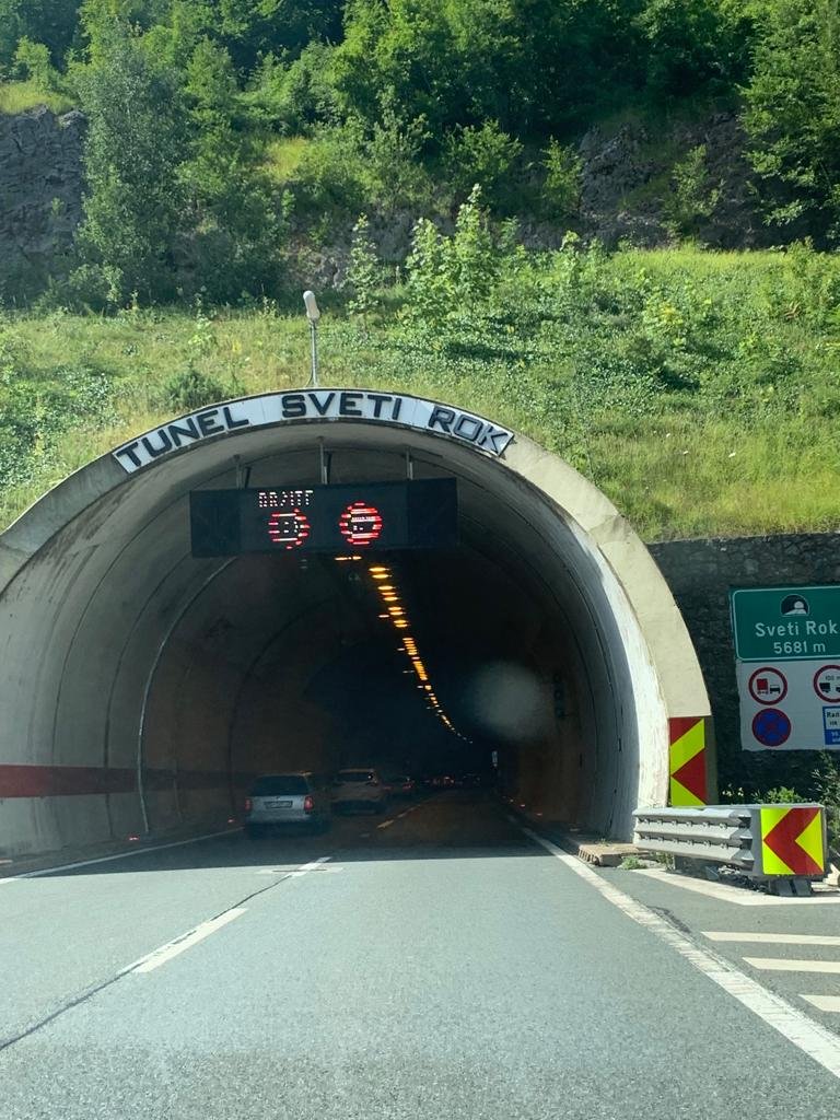 Tunel Sveti rok.JPG