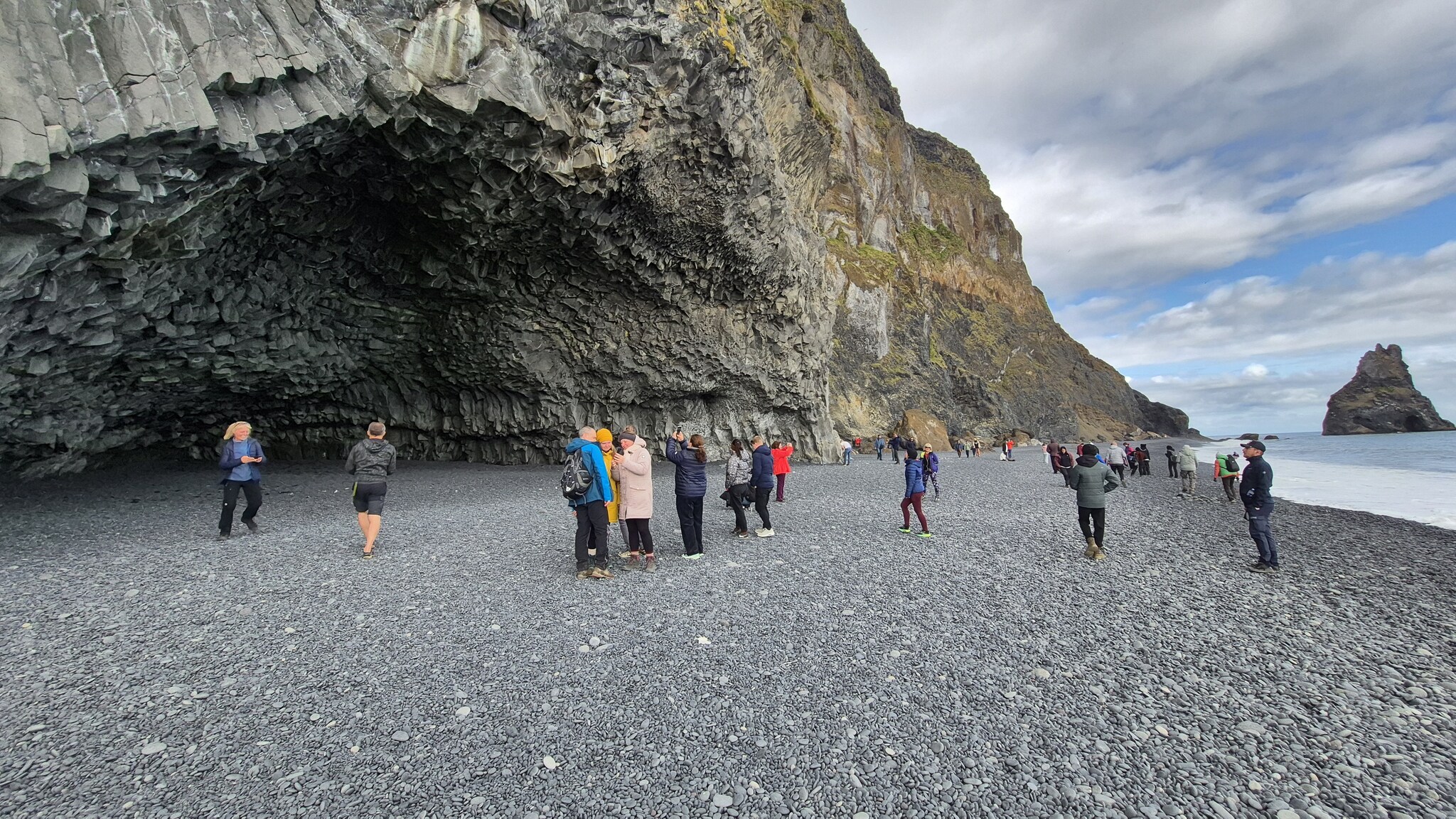 Reynisfjara / Hálsanefshellir_Easy-Resize.com.jpg Hálsanefshellir_Easy-Resize.com.jpg