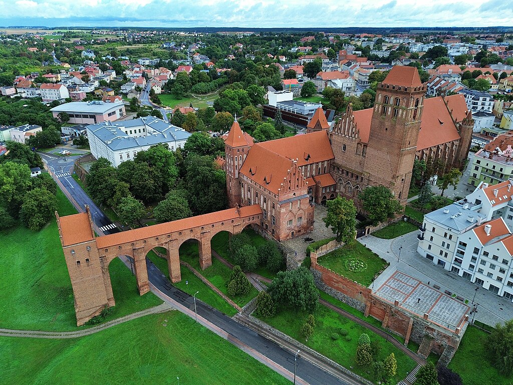 2-Kwidzyn_zamek_(dron).jpg
