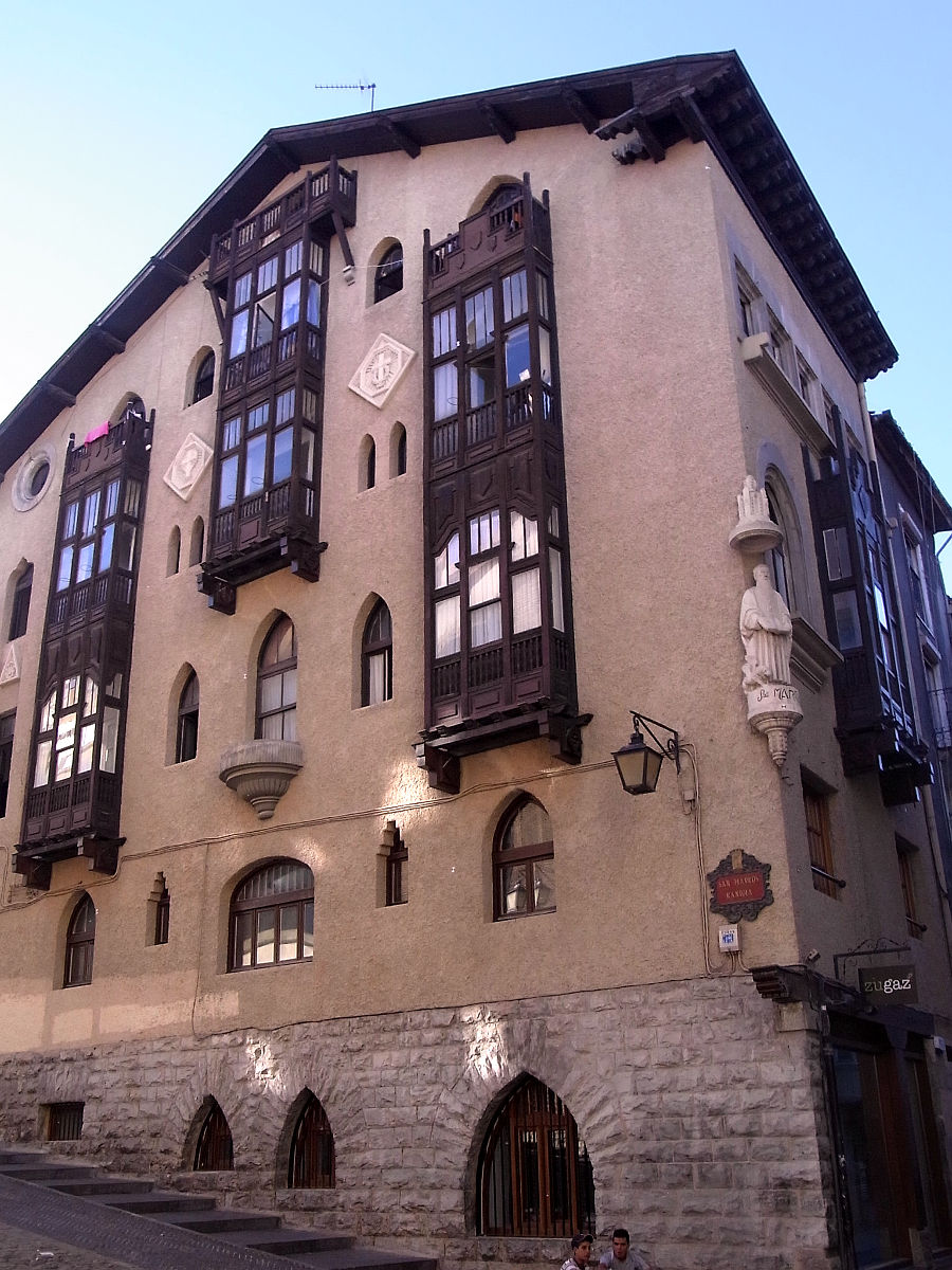 P06G2115.JPG
