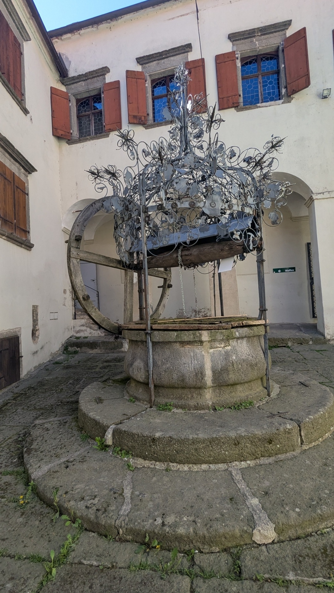 14-dziedziniec4.jpg