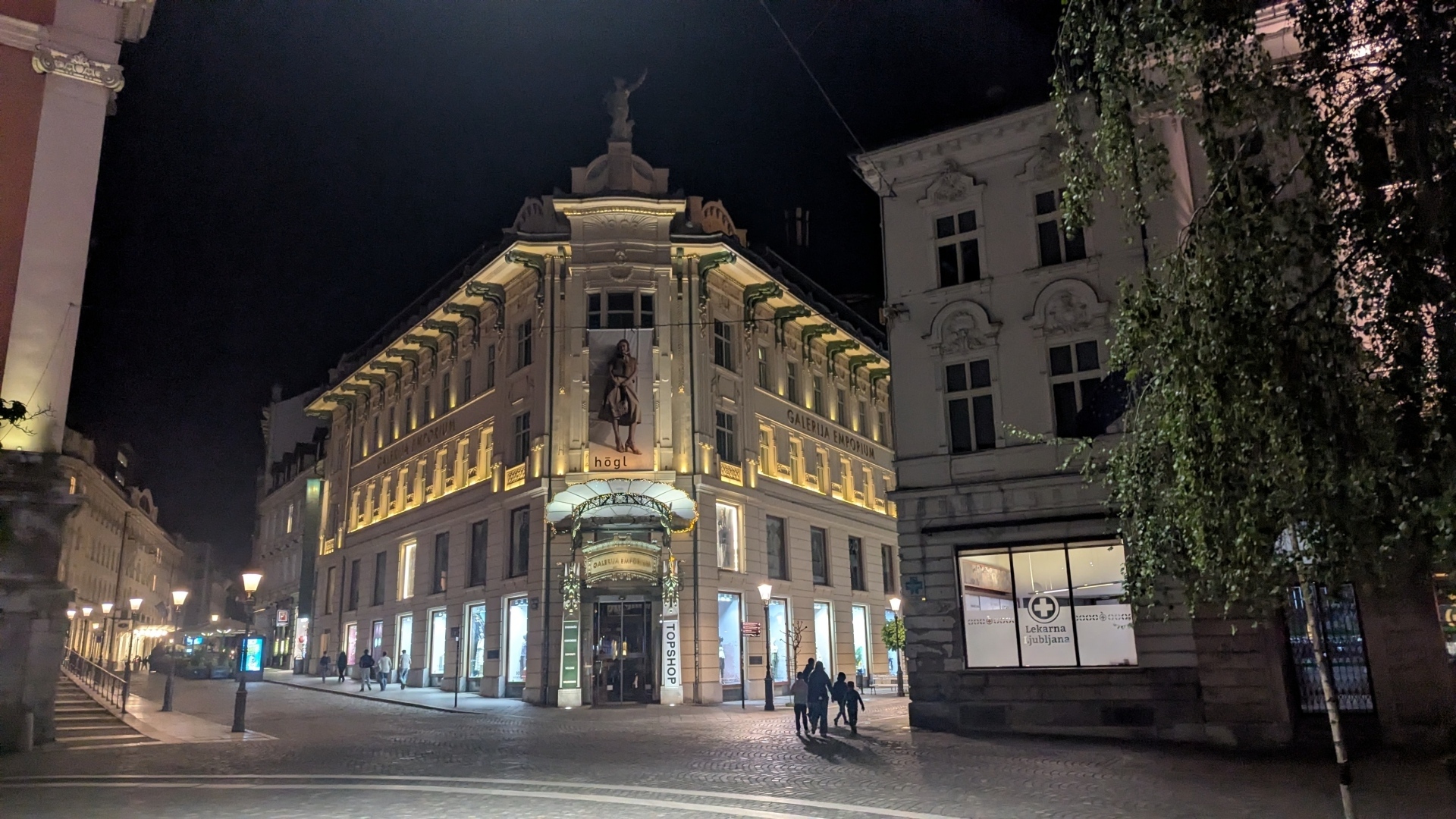 Galerija Emporium.jpg