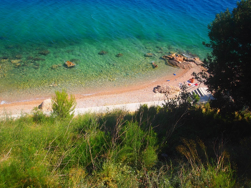 plaža isprid kuće m.jpg