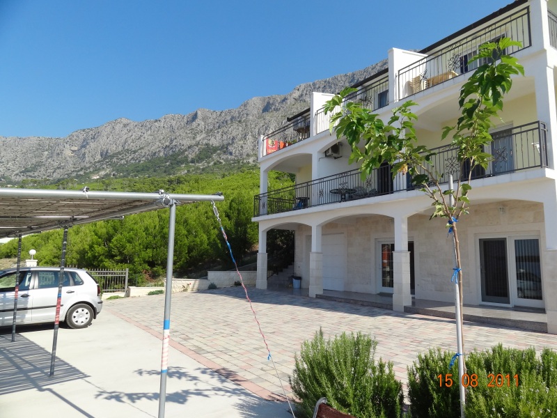 Dom na cro.jpg Dom na cro.jpg