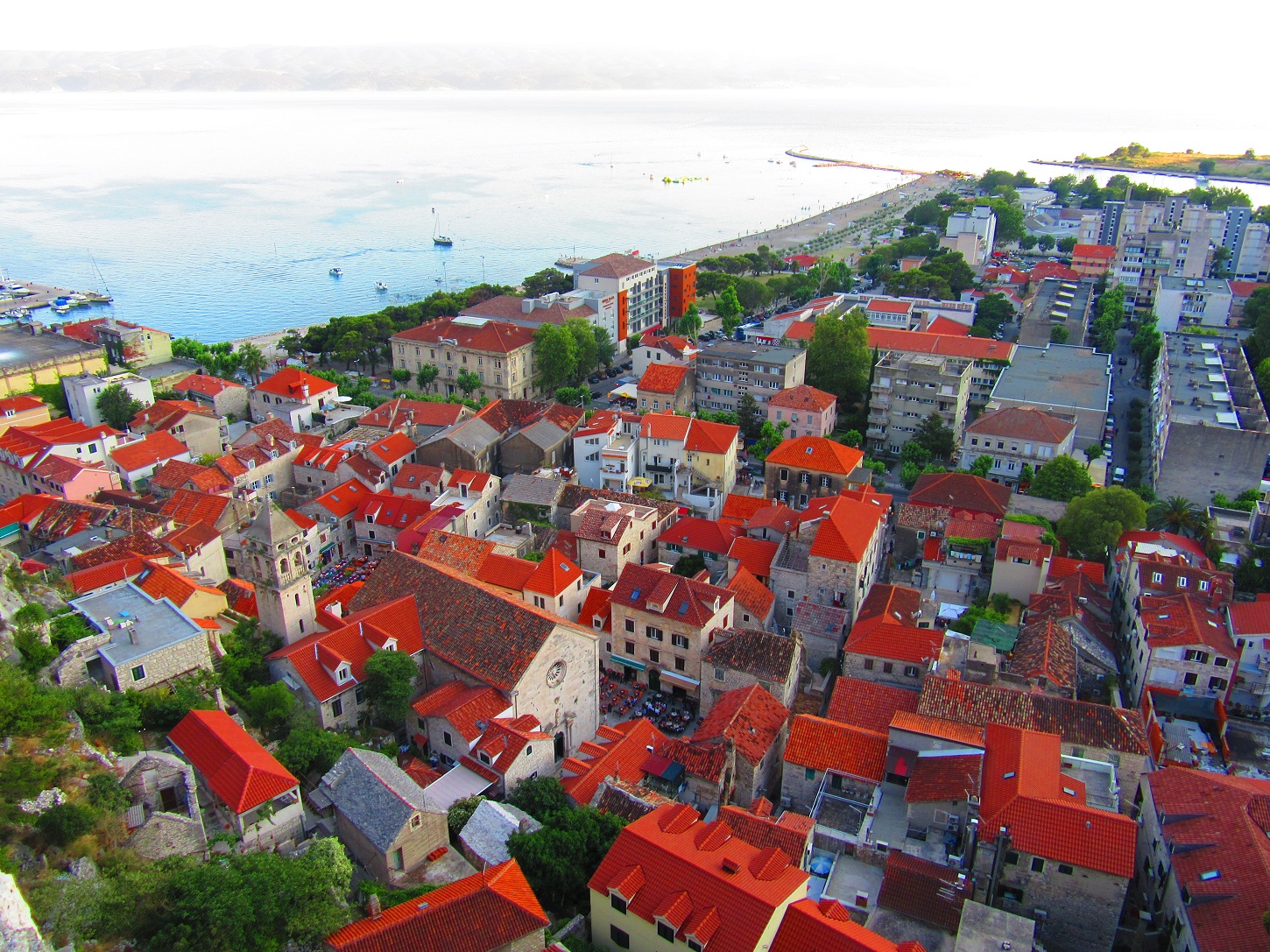 Widok z twierdzy na Omis. / widok z twierdzy na plaze i omis.jpg widok z twierdzy na plaze i omis.jpg