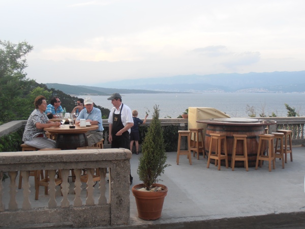 vrbnik knajpka.JPG vrbnik knajpka.JPG