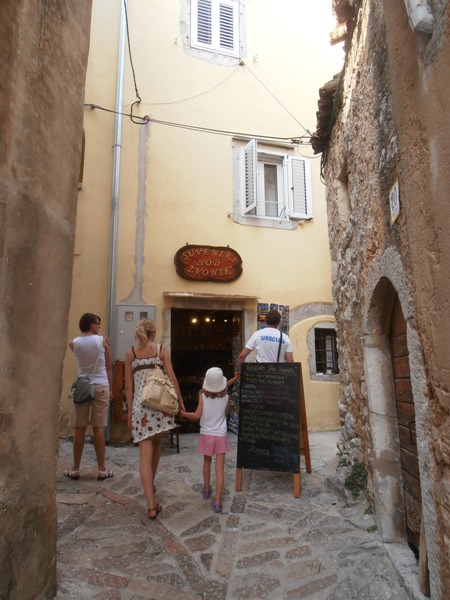 vrbnik piwniczka winna.JPG vrbnik piwniczka winna.JPG