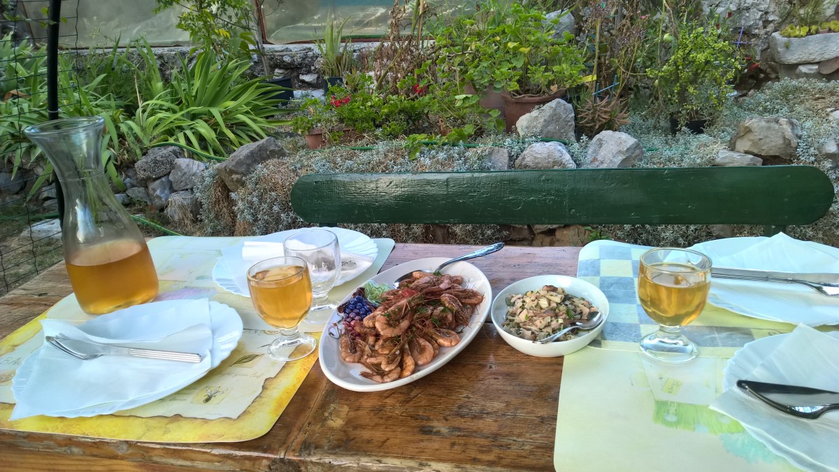 Już w Janjinie. Przystawki meldują się na stole! / 16.jpg 16.jpg