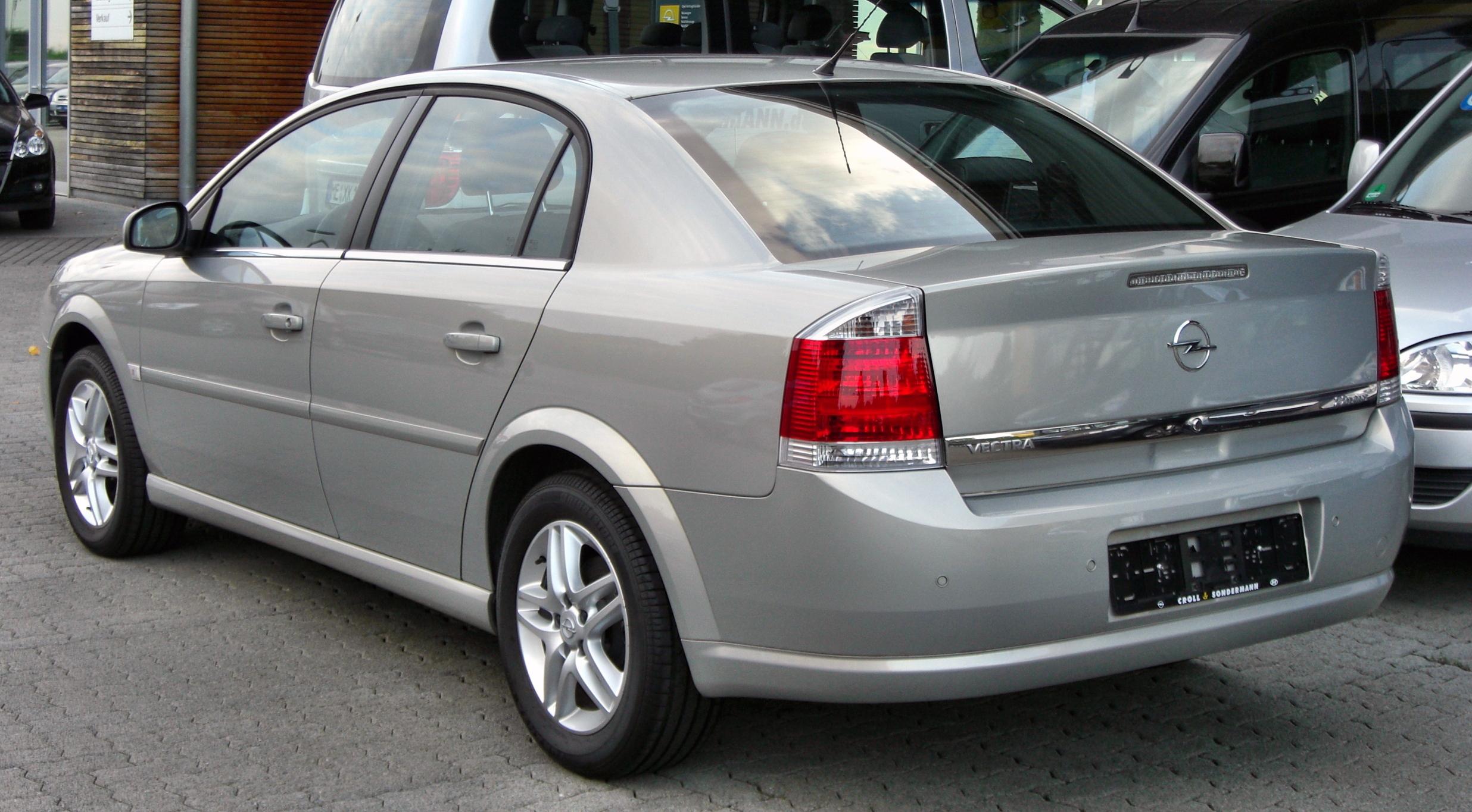 Opel_Vectra_C_2.2_Direkt_rear.JPG