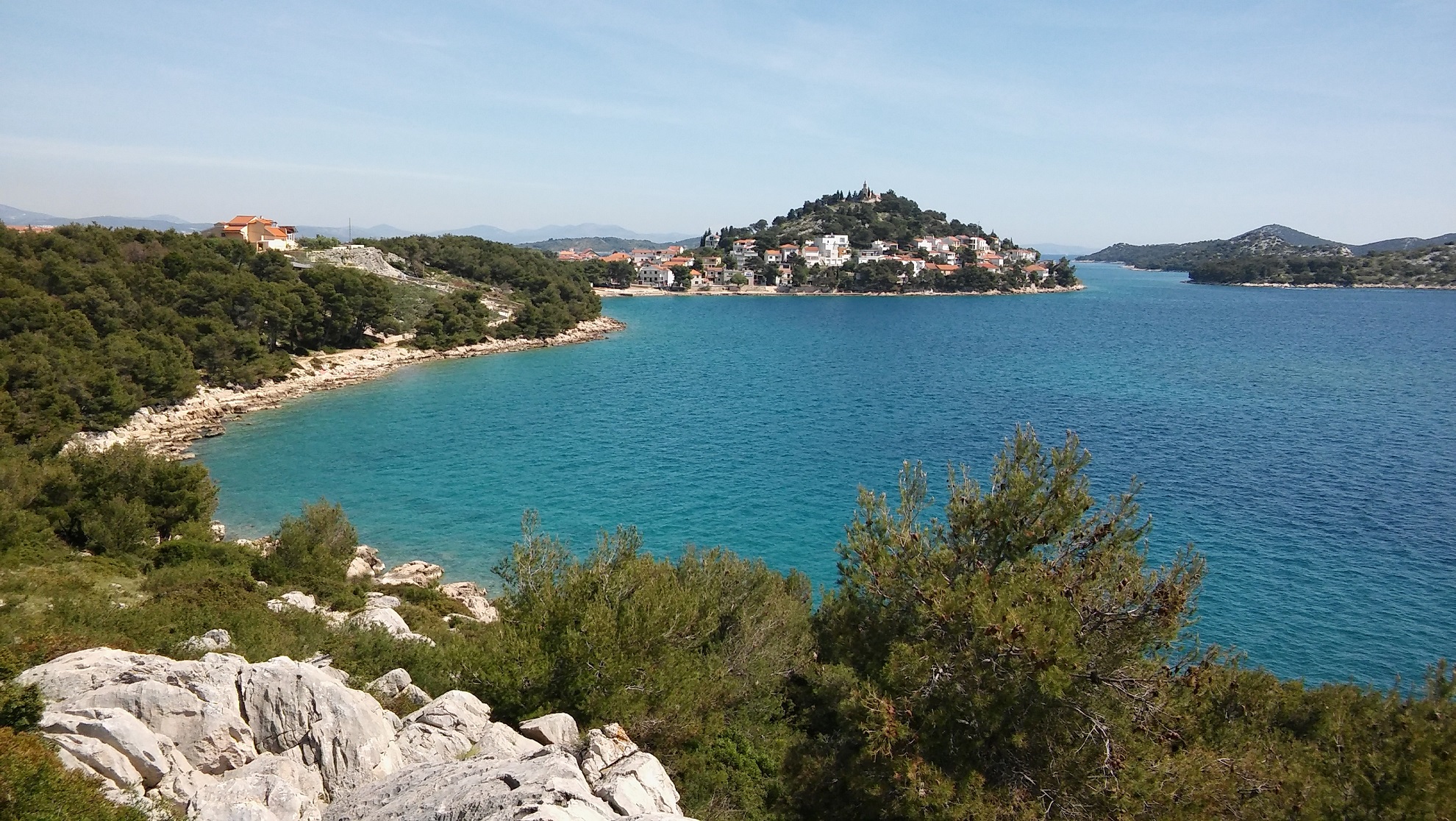 Po lewej Zamalin, na wprost Tribunj / 01.jpg 01.jpg