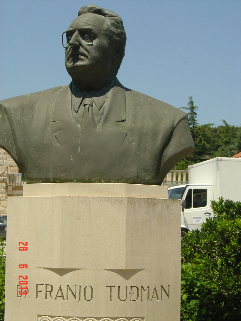 DSC02569 (768x1024).jpg