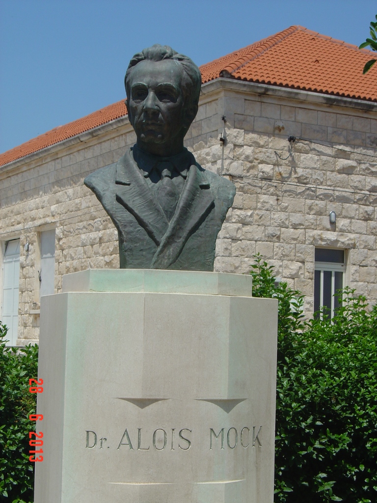 DSC02570 (768x1024).jpg