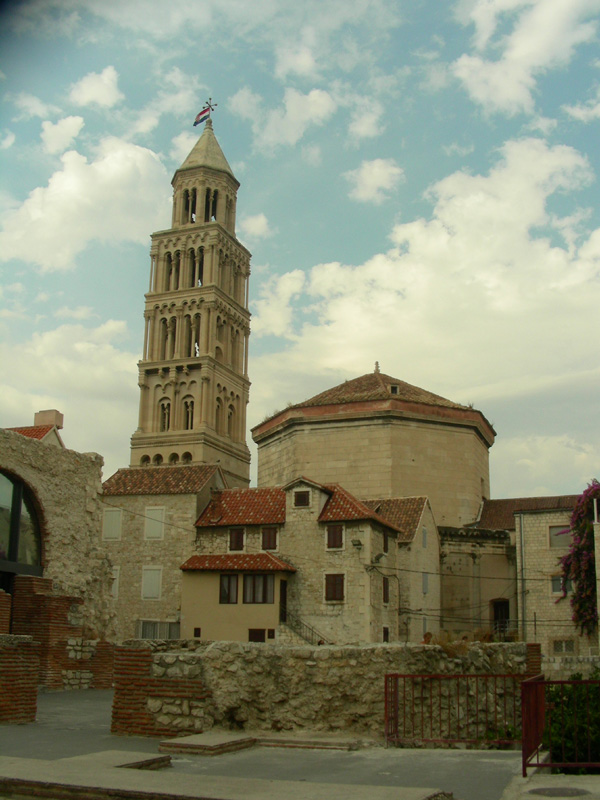 A to katedra od zakrystii / katedra.JPG katedra.JPG