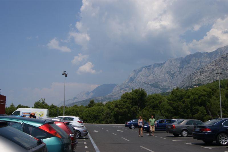 Parking przy Konzumie. / kozum.jpg kozum.jpg