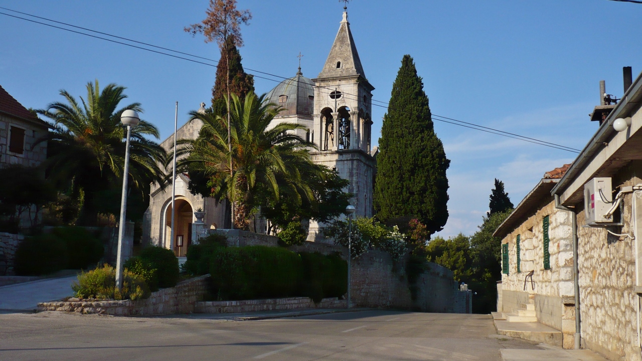 Kościół w Svirce jest dość nietypowy jak na Hvar / P1030351 (1280x720).jpg P1030351 (1280x720).jpg