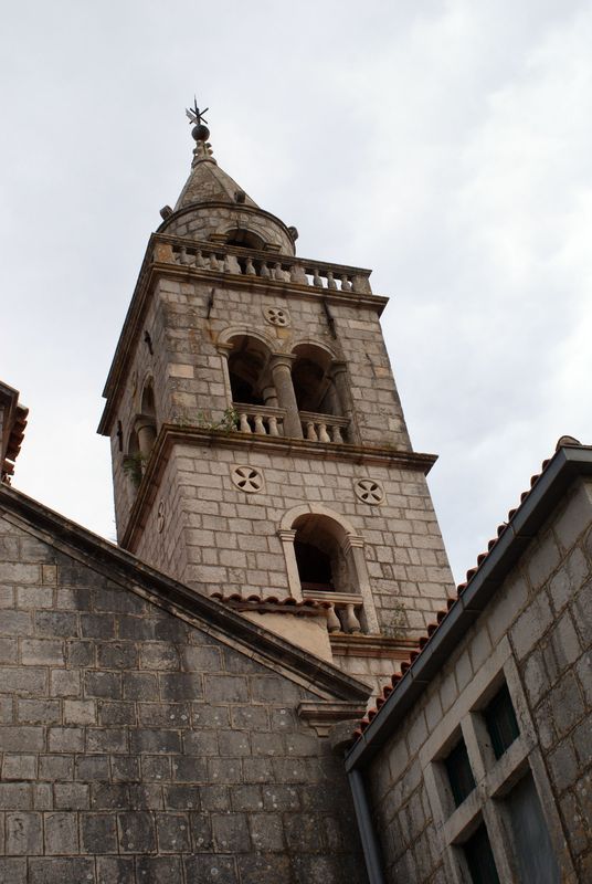 klasztor w Kunie1.jpg