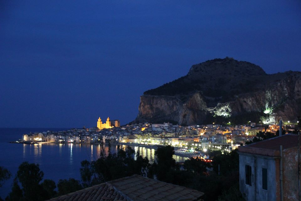 Cefalu nocą.jpg