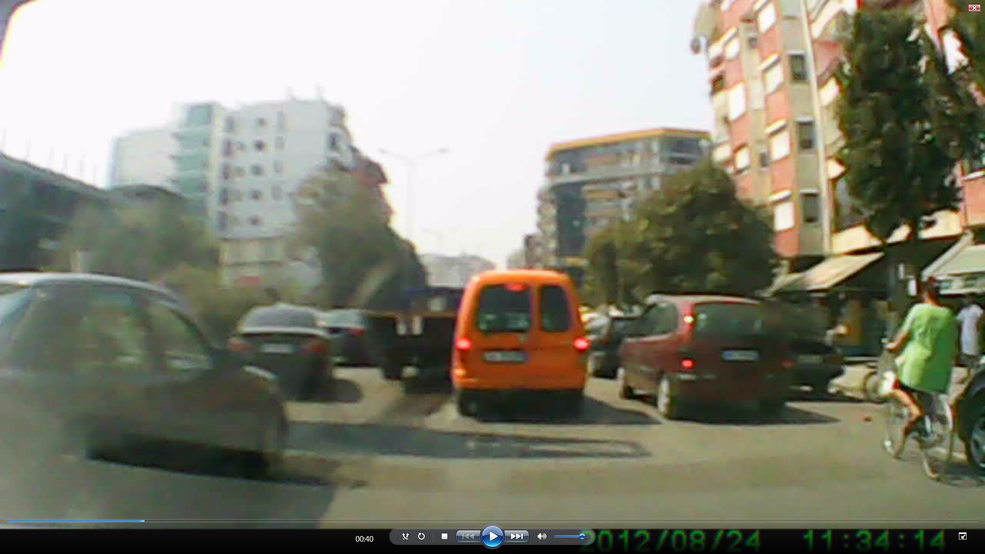 Szkodra. Da się tu przejechać? / Szkodra na ulicy 2.jpg Szkodra na ulicy 2.jpg
