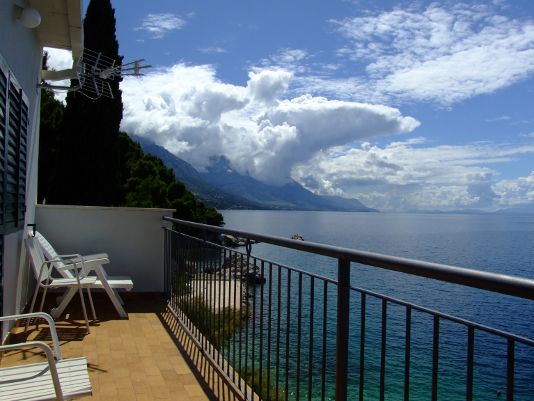 widok z balkonu apartamentu.jpg